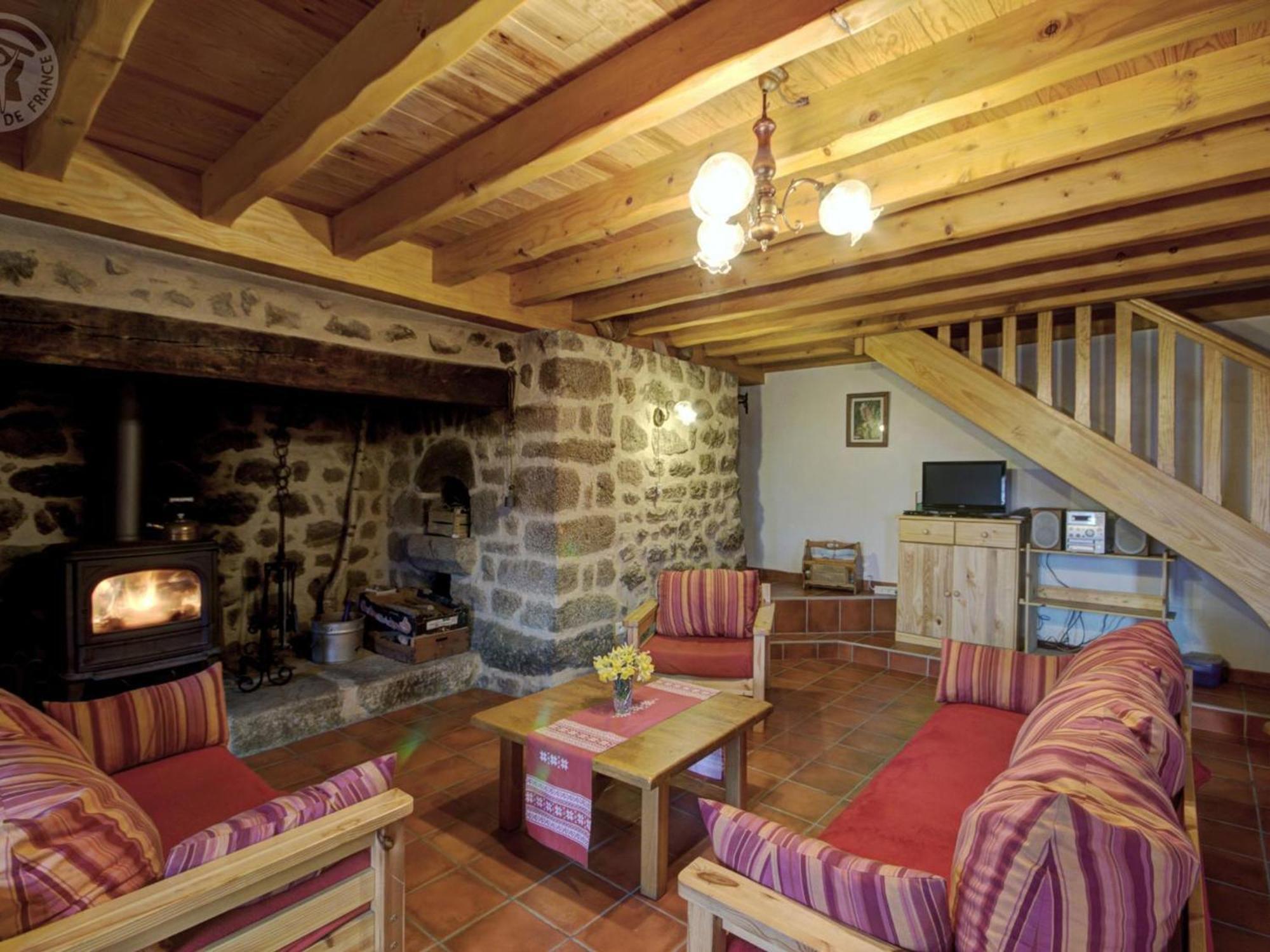 Charmant Gite Avec Terrasse, Cheminee Et Jardin, A Proximite Des Bois, Animaux Acceptes - Fr-1-496-205 Saint-Jean-Soleymieux Екстер'єр фото