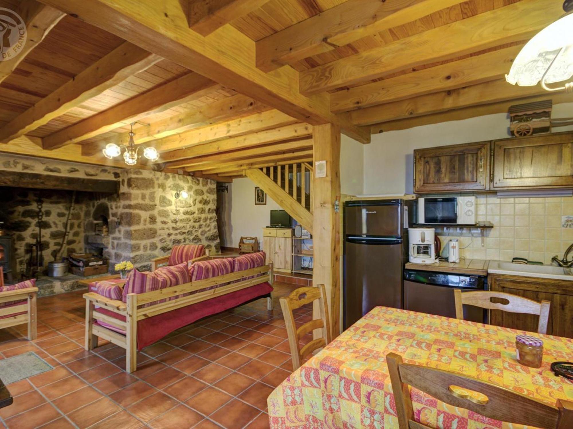 Charmant Gite Avec Terrasse, Cheminee Et Jardin, A Proximite Des Bois, Animaux Acceptes - Fr-1-496-205 Saint-Jean-Soleymieux Екстер'єр фото