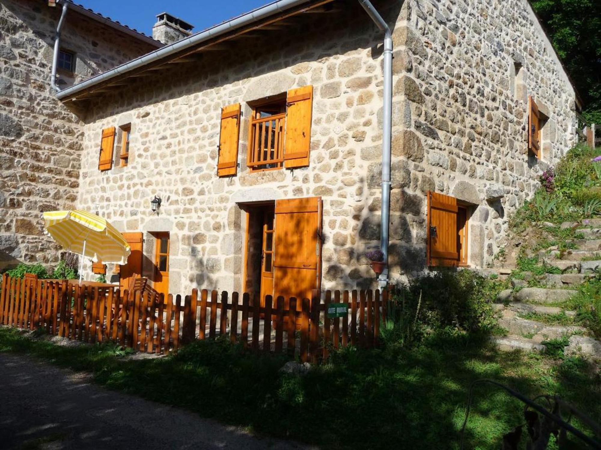 Charmant Gite Avec Terrasse, Cheminee Et Jardin, A Proximite Des Bois, Animaux Acceptes - Fr-1-496-205 Saint-Jean-Soleymieux Екстер'єр фото