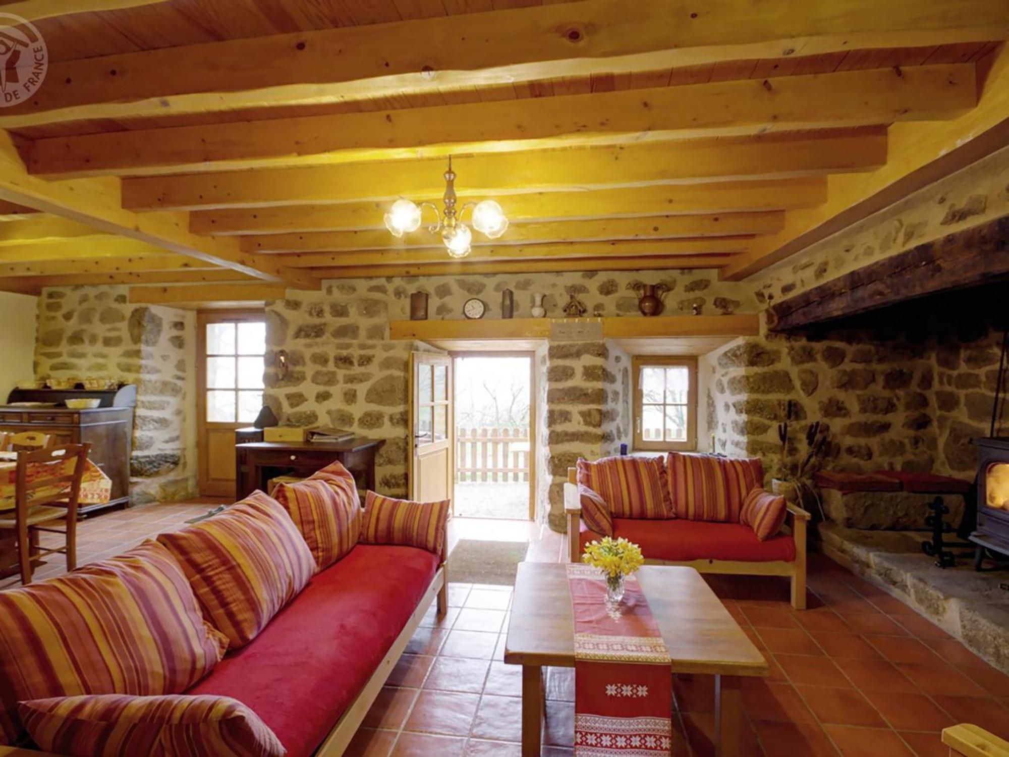 Charmant Gite Avec Terrasse, Cheminee Et Jardin, A Proximite Des Bois, Animaux Acceptes - Fr-1-496-205 Saint-Jean-Soleymieux Екстер'єр фото